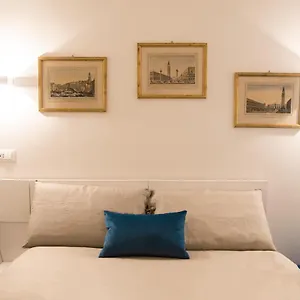 https://the-lovers.hotelinveneto.com
